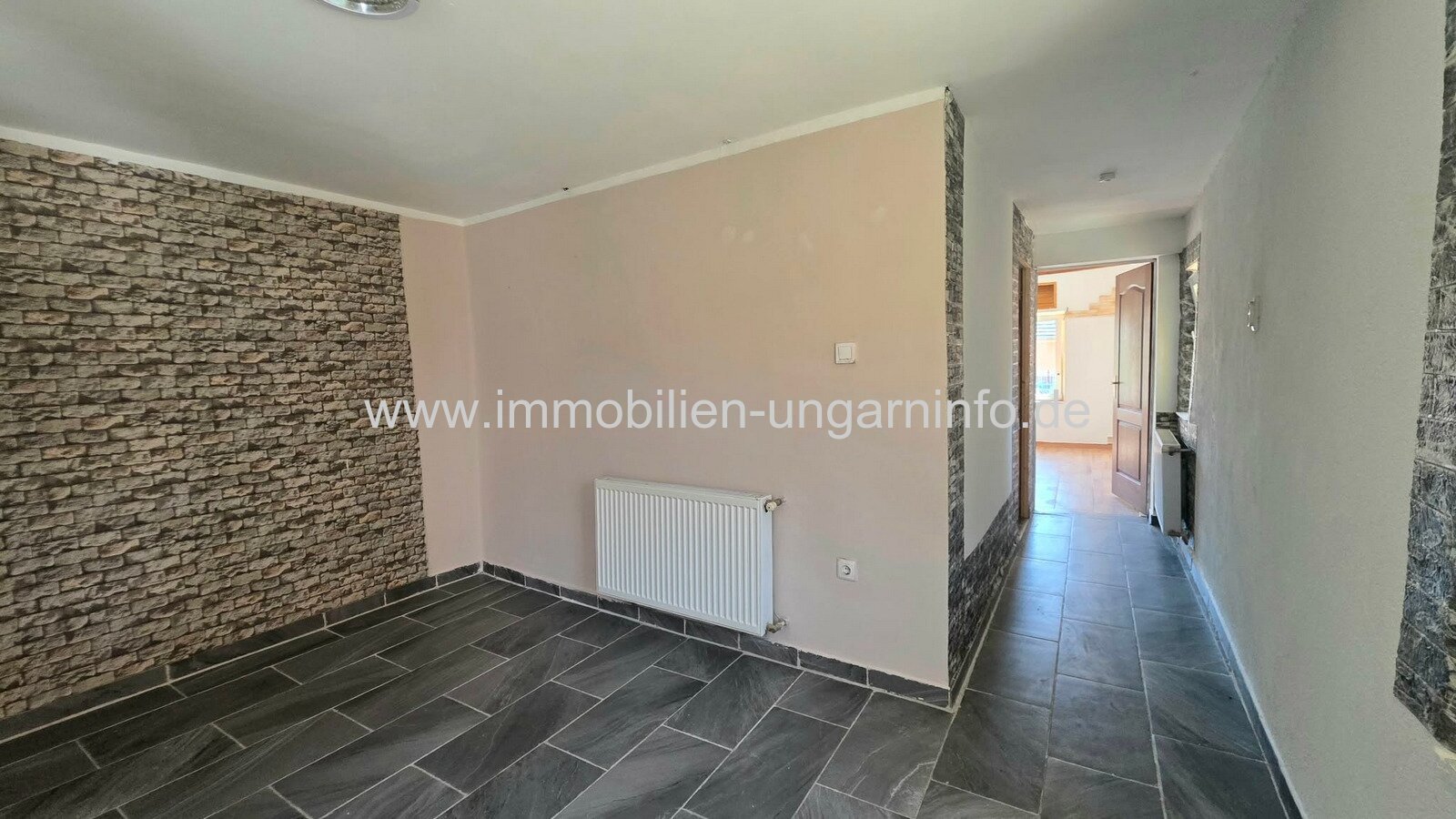 Einfamilienhaus mit großem Grundstück in Miháld zu verkaufen