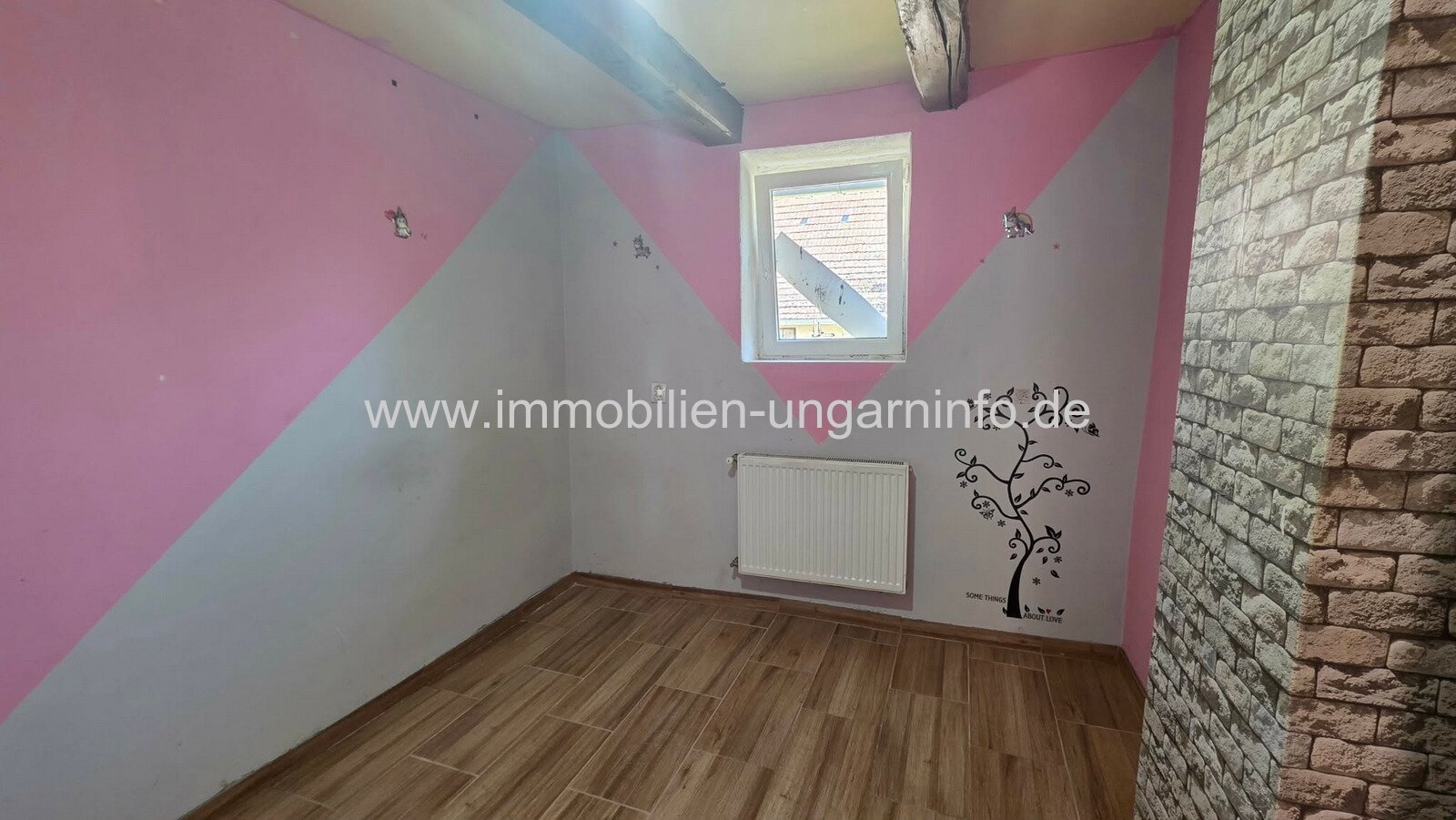 Einfamilienhaus mit großem Grundstück in Miháld zu verkaufen