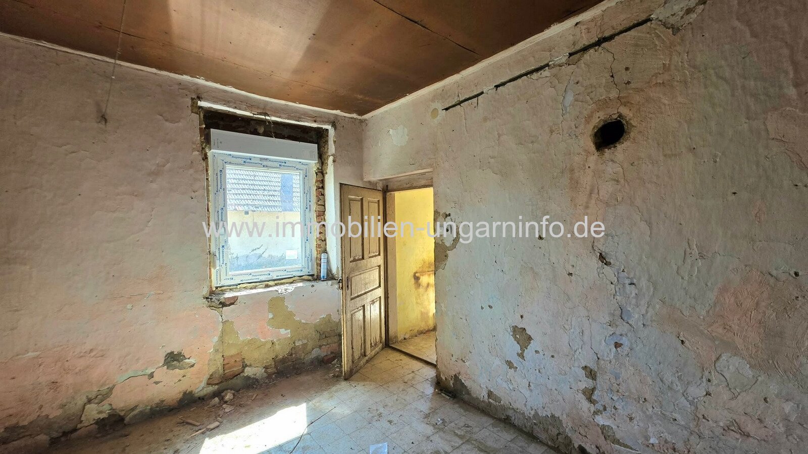 In Gadány steht ein Einfamilienhaus im Landhausstil zum Verkauf