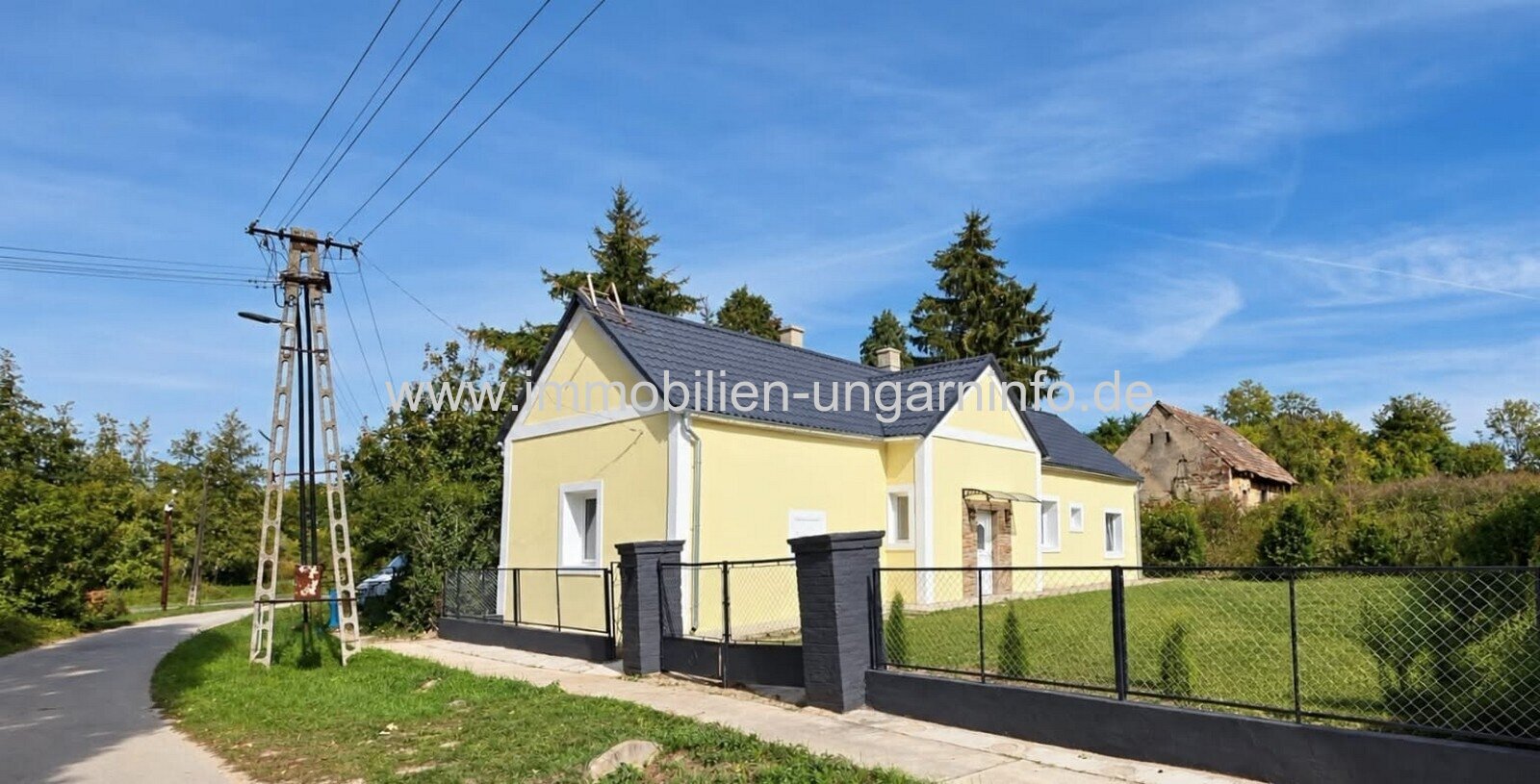 In Szenyér: Sofort bezugsfertiges Einfamilienhaus mit 0,5 Hektar großem Grundstück