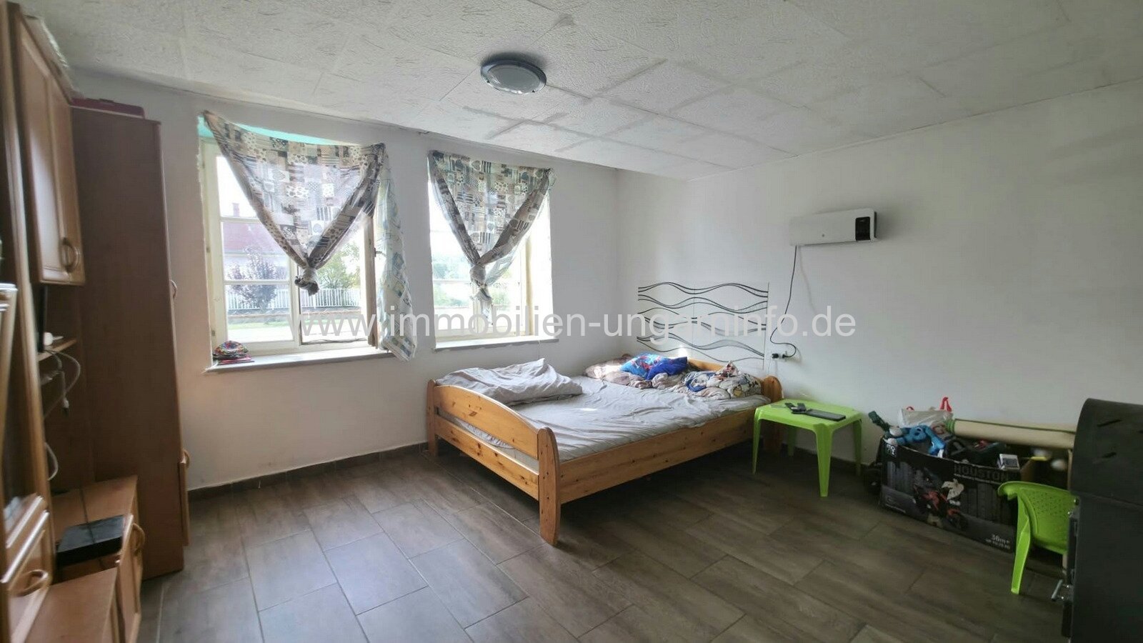 In Somogyszentpál steht ein teilweise renoviertes Einfamilienhaus mit großem Grundstück zum Verkauf