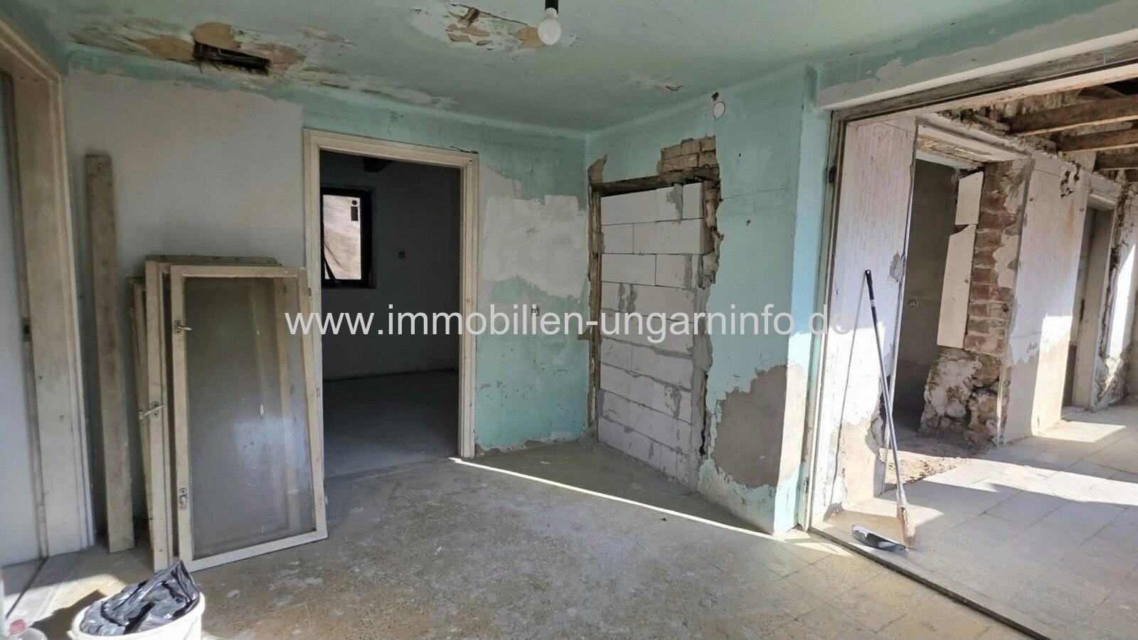 Einfamilienhaus in Tapsony, das derzeit renoviert wird, zu verkaufen
