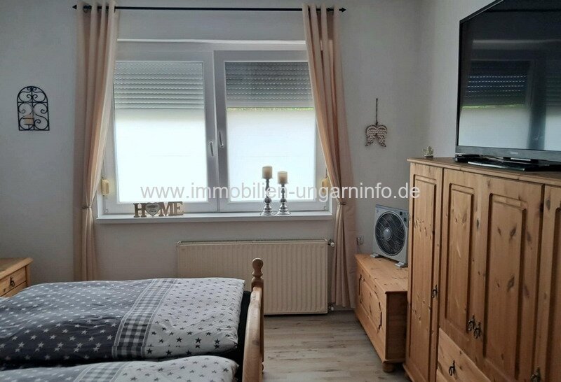 Top Zustand Einfamilienhaus in einer kleinen Stadt in der Nähe des Plattensees