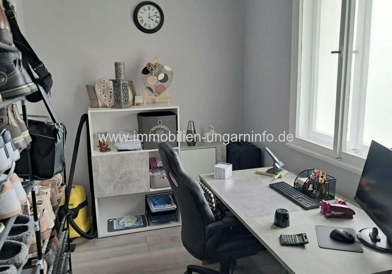 Top Zustand Einfamilienhaus in einer kleinen Stadt in der Nähe des Plattensees