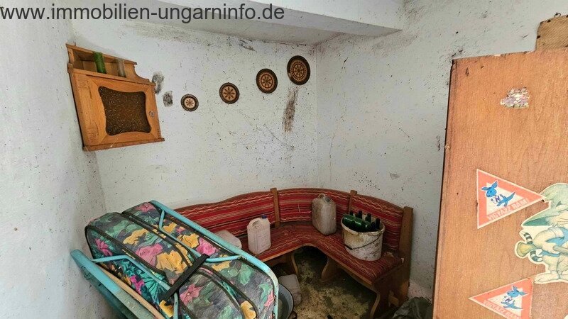 Keller/Presshaus in der Nähe des Plattensees mit Panoramablick zu verkaufen