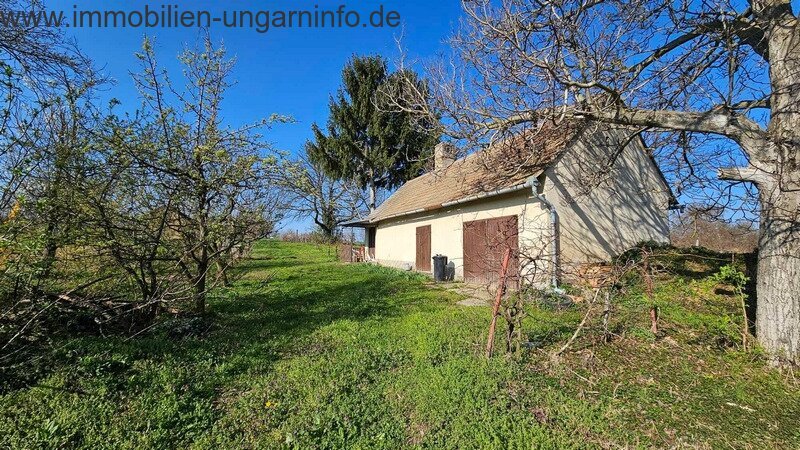 Keller/Presshaus in der Nähe des Plattensees mit Panoramablick zu verkaufen
