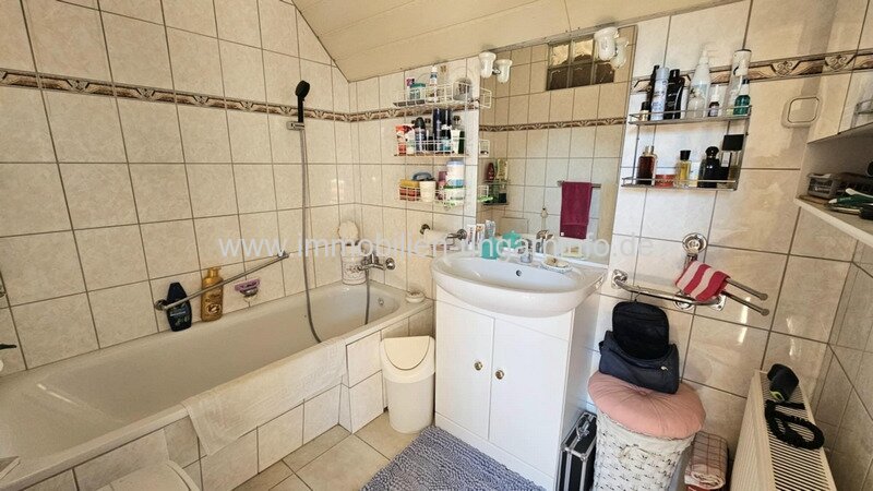 12 km südlich von Balaton 2-stöckiges Einfamilienhaus von deutschem Eigentümer zu verkaufen