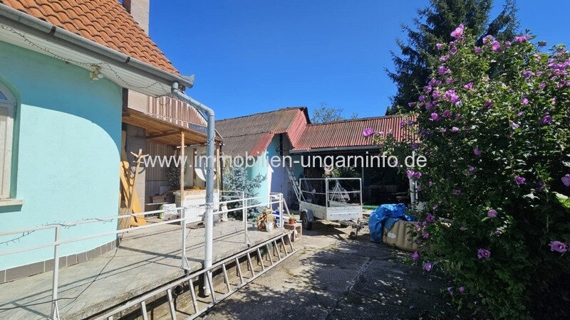 12 km südlich von Balaton 2-stöckiges Einfamilienhaus von deutschem Eigentümer zu verkaufen