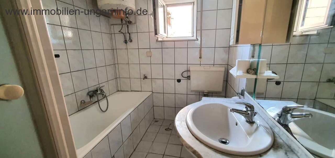 Südlich des Plattensees gut erhaltenes Einfamilienhaus mit großem Grundstück zu verkaufen