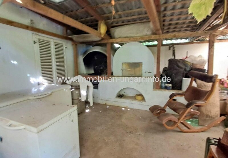 Zwei Immobilien mit großem Grundstück nahe dem Balaton zu verkaufen