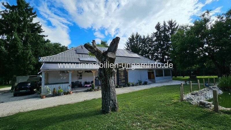 Waldhaus mit Appartements, Schwimmbad in der Nähe des Plattensees