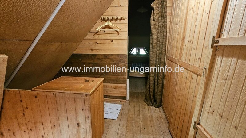 Strandnahes Ferienhaus mit Strohdach in Balatonmáriafürdő zu verkaufen