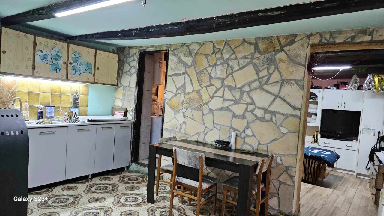 Einfamilienhaus mit großem Grundstück und Wald in der Nähe des Plattensees