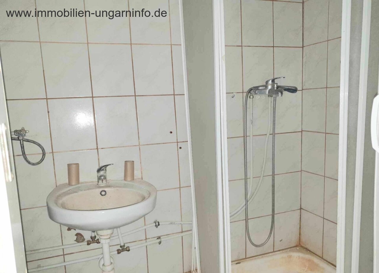 Einfamilienhaus zu verkaufen in einem kleinen Dorf 15 km vom Plattensee entfernt