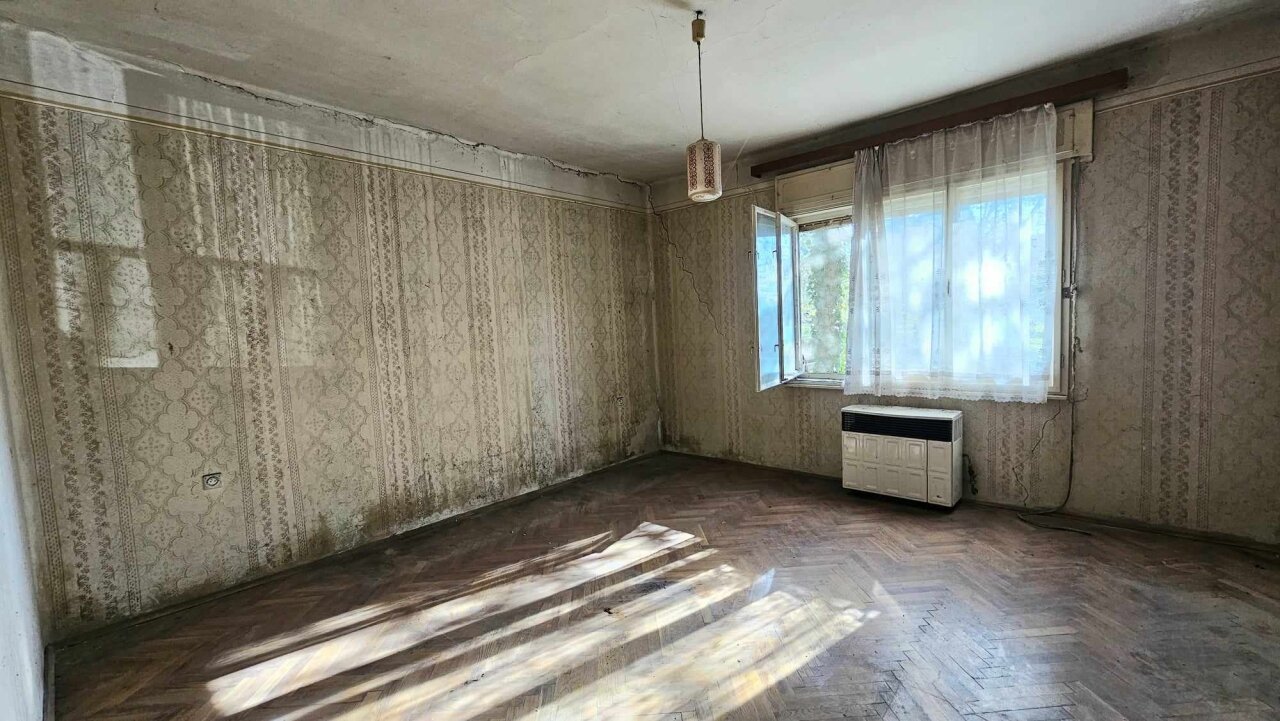 Einfamilienhaus mit großem Grundstück in einem Dorf südlich des Plattensees zu verkaufen