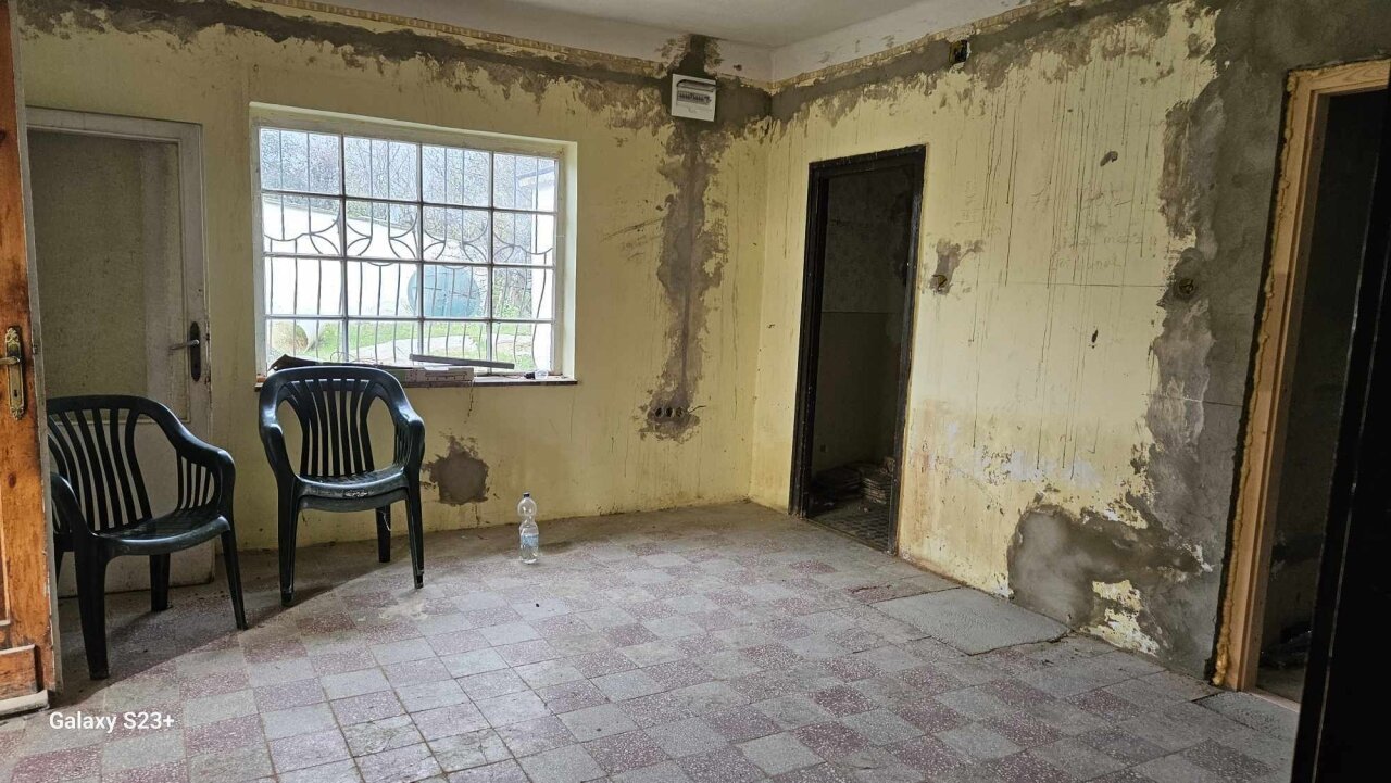 Teilweise renoviertes Einfamilienhaus im Krishna-Tal