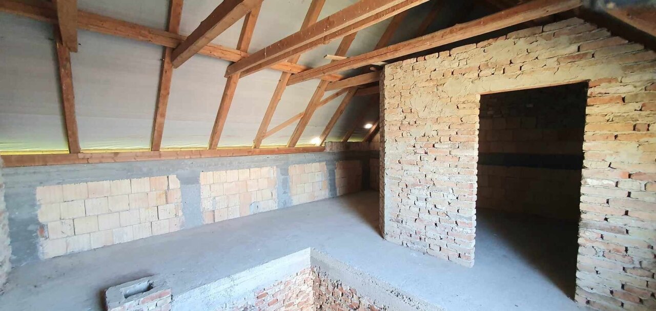 Vom Balaton 14 km entfernt 170 m² halbfertiges Haus