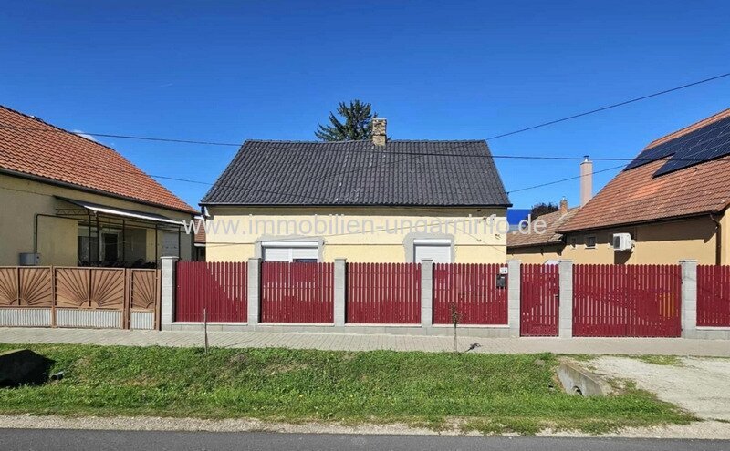 Kleines Stadtfamilienhaus zum Verkauf in Marcali