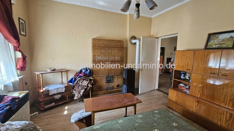 17 km vom Balaton entfernt, sofort bezugsfertiges Einfamilienhaus mit großem Grundstück