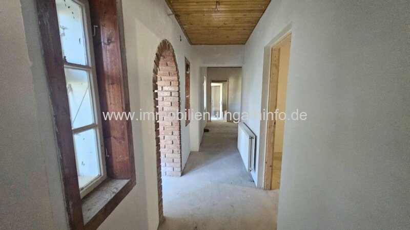 Teilweise renoviertes Einfamilienhaus in der Nähe des Plattensees