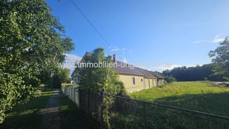 Teilweise renoviertes Einfamilienhaus in der Nähe des Plattensees