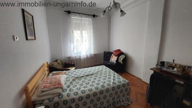 Einfamilienhaus mit 4 Schlafzimmern zu verkaufen in Kaposvár, ruhige Lage