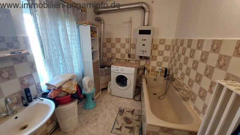 Einfamilienhaus mit 4 Schlafzimmern zu verkaufen in Kaposvár, ruhige Lage