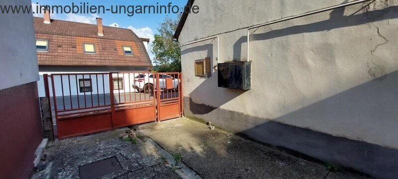 Einfamilienhaus in einer ruhigen Straße von Kaposvár zu verkaufen