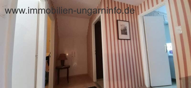 Balaton mellett felújított családi ház eladó