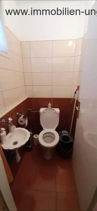 Balaton mellett felújított családi ház eladó