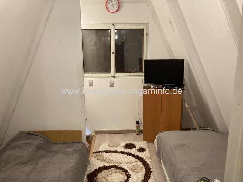 Alpines Wochenendhaus mit Grundstück mit Blick auf den Velence-See