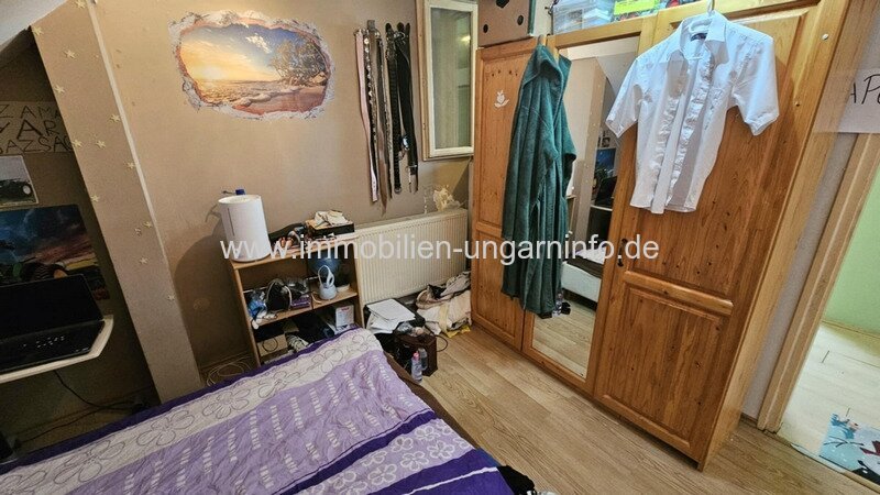 4 km vom Plattensee entfernt 2 Generationen Familienhaus mit Pool zu verkaufen