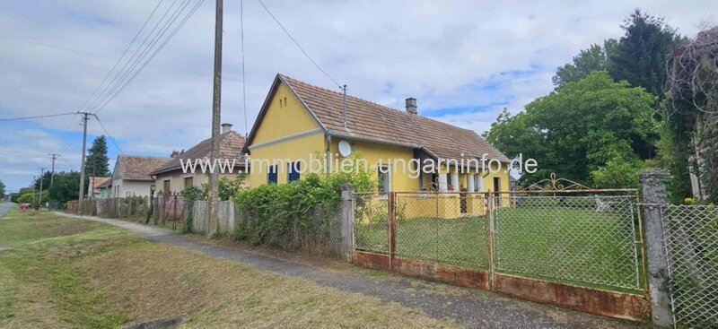 Einfamilienhaus mit großem Grundstück bei Plattensee zu verkaufen