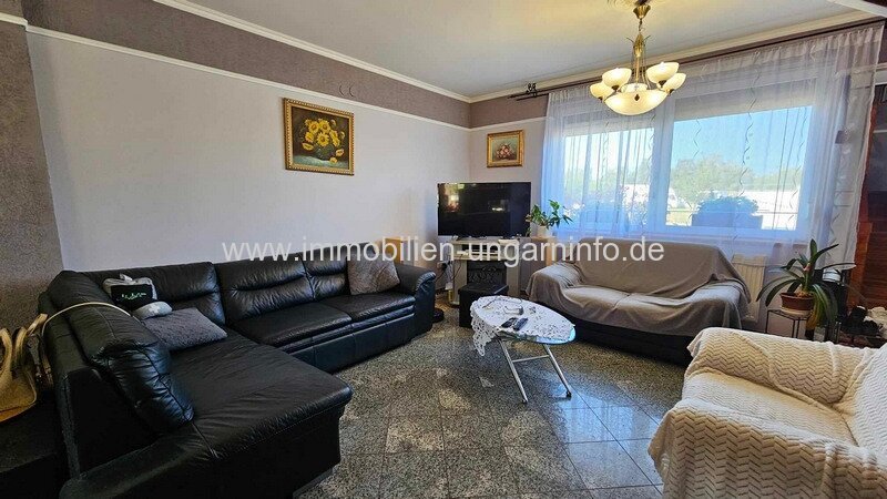 Neuwertiges massive Einfamilienhaus, 12 km vom Plattensee entfernt in Marcali