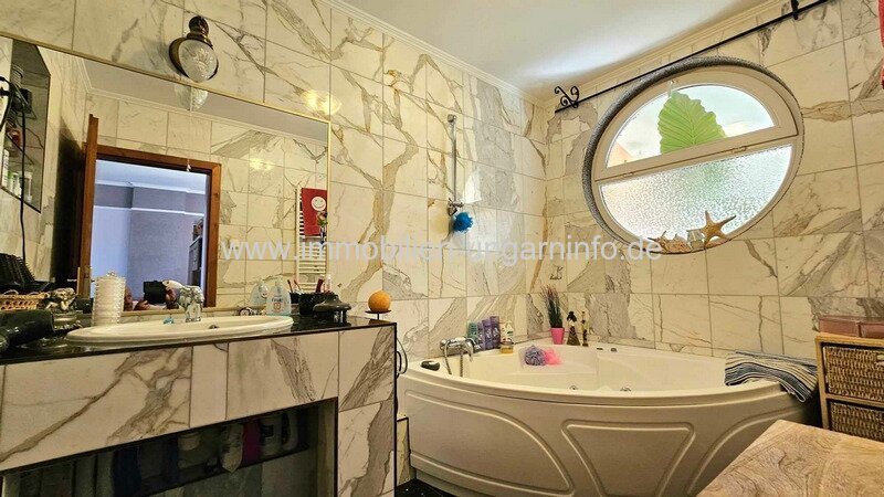 Neuwertiges massive Einfamilienhaus, 12 km vom Plattensee entfernt in Marcali