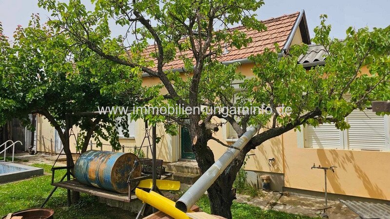 Einfamilienhaus mit Appartement zu verkaufen 12 km vom Plattensee in Marcali