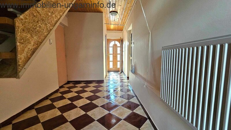 Exklusives Familienhaus mit Apartment in der Nähe des Plattensees