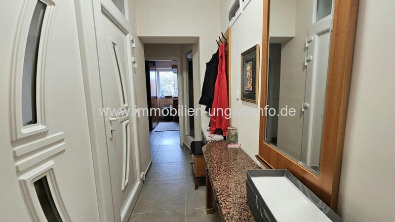 Modernes Einfamilienhaus mit 3 separaten Wohnungen im Herzen von Nagykanizsa zu verkaufen