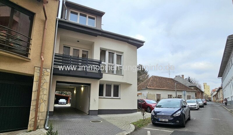 Modernes Einfamilienhaus mit 3 separaten Wohnungen im Herzen von Nagykanizsa zu verkaufen