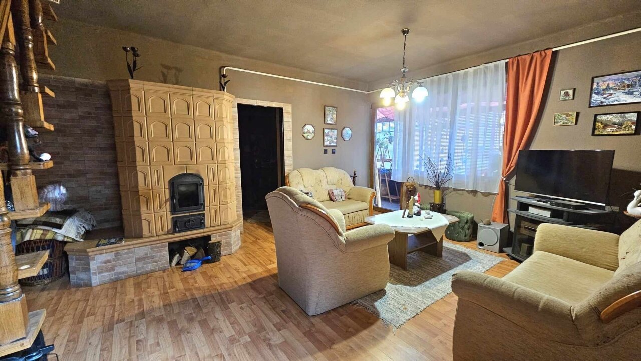 2 Häuser und Apartment auf einem Grundstück in der Nähe des Plattensees zu verkaufen