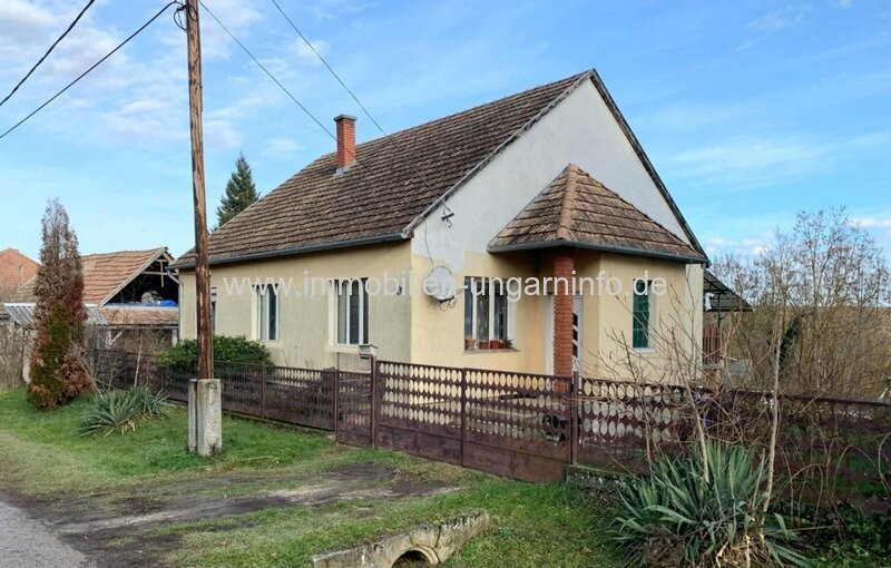 Einfamilienhaus zwischen dem Plattensee und der Kreisstadt