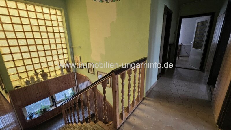 Mehrgenerationen-Einfamilienhaus mit Geschäftsraum in Marcali zu verkaufen