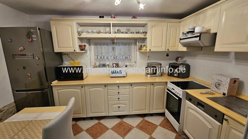 Einfamilienhaus in einer Kleinstadt am Plattensee