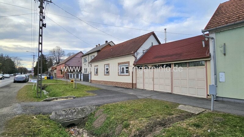 Einfamilienhaus in einer Kleinstadt am Plattensee