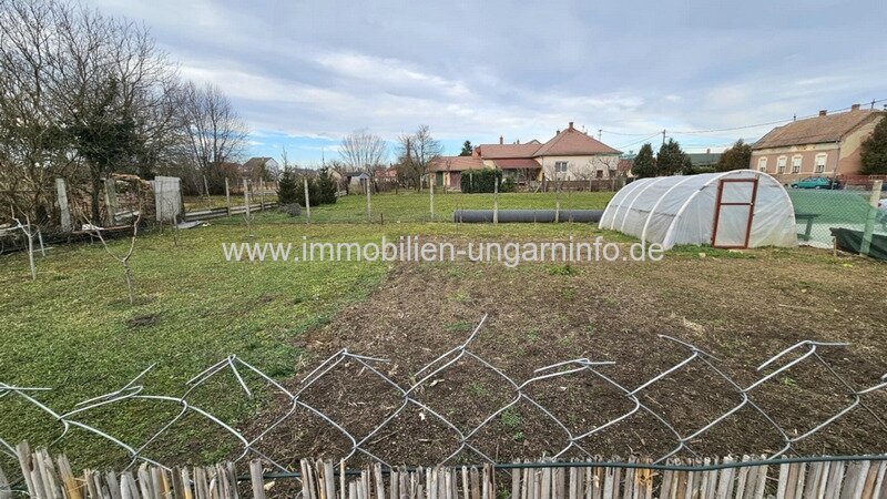 Einfamilienhaus in einer Kleinstadt am Plattensee