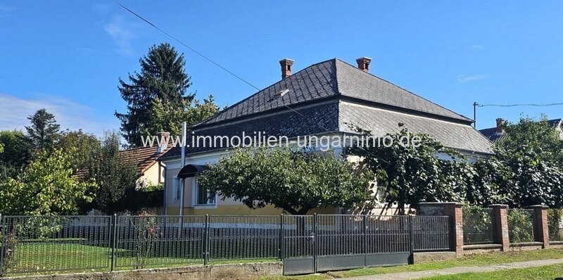 Einfamilienhaus mit großem Hof in ruhiger Lage, nahe der kroatischen-slovenien Grenze