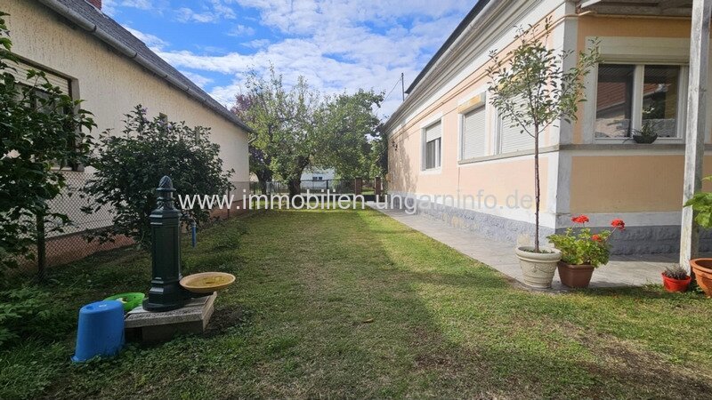 Einfamilienhaus mit großem Hof in ruhiger Lage, nahe der kroatischen-slovenien Grenze