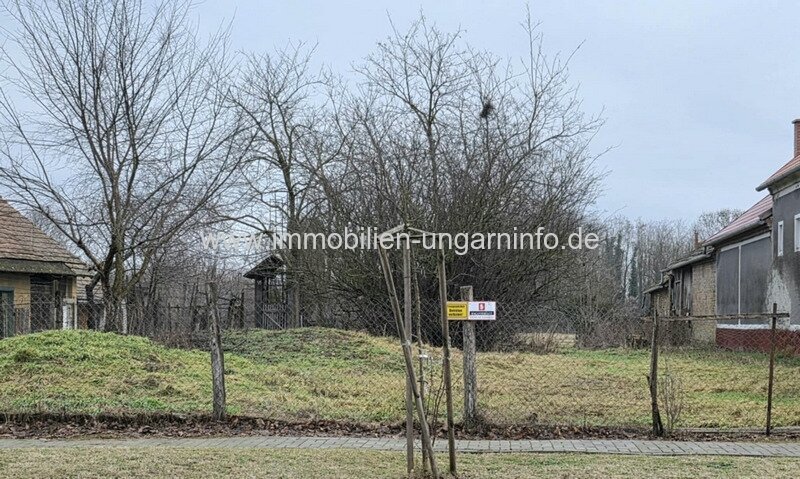 Baugrundstück zu verkaufen, 10 km vom Plattensee entfernt