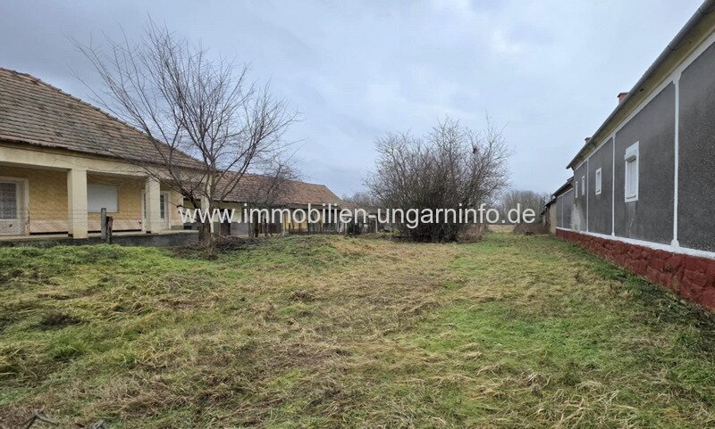 Baugrundstück zu verkaufen, 10 km vom Plattensee entfernt