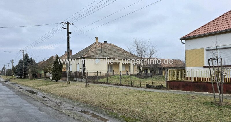 Baugrundstück zu verkaufen, 10 km vom Plattensee entfernt